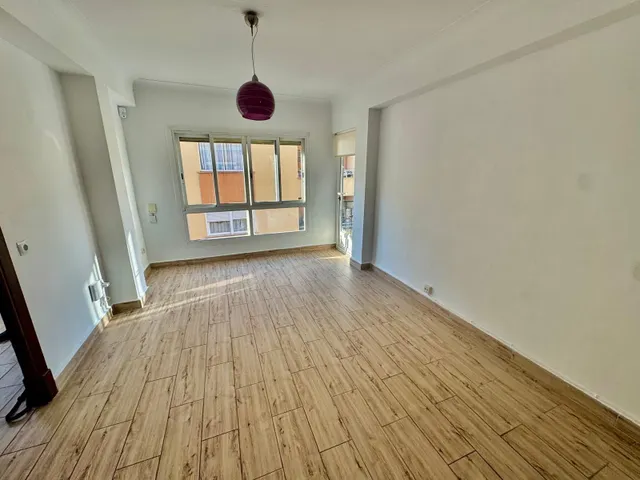 Piso de 3 habitaciones con ascensor junto a calle Aragón – Palma — 11
