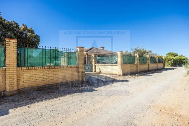 Venta de chalet independiente la urb. los ranchos de guadiamar Sanlúcar la Mayor (Sevilla) — 2