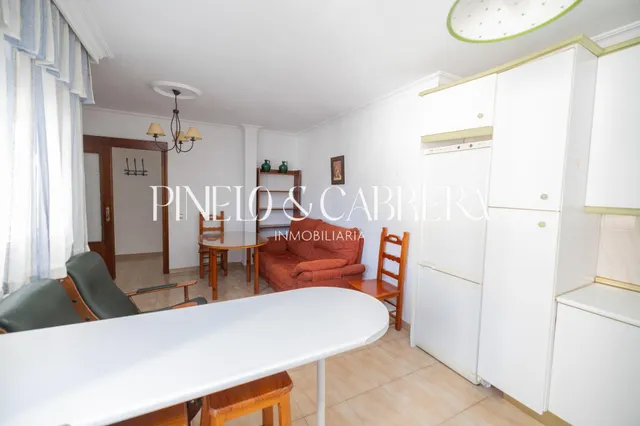 Piso en venta con terraza y ascensor en calle madrid — 6