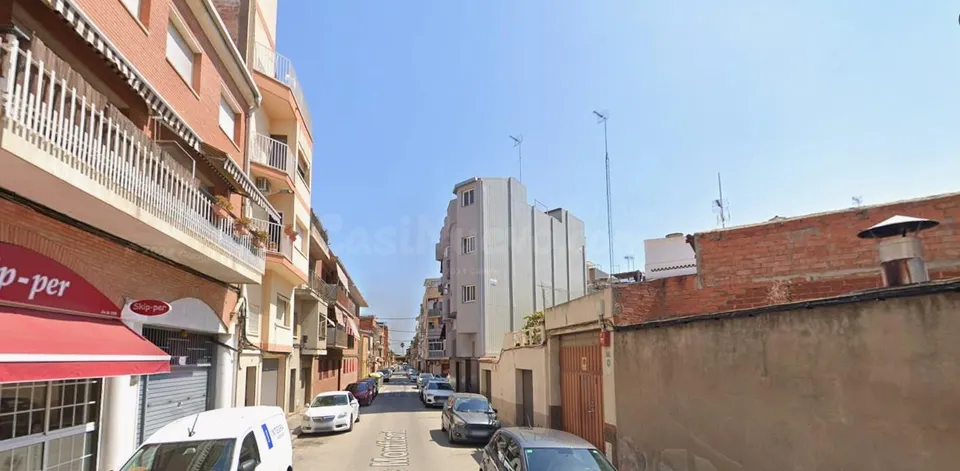 PISO EN GAVA
