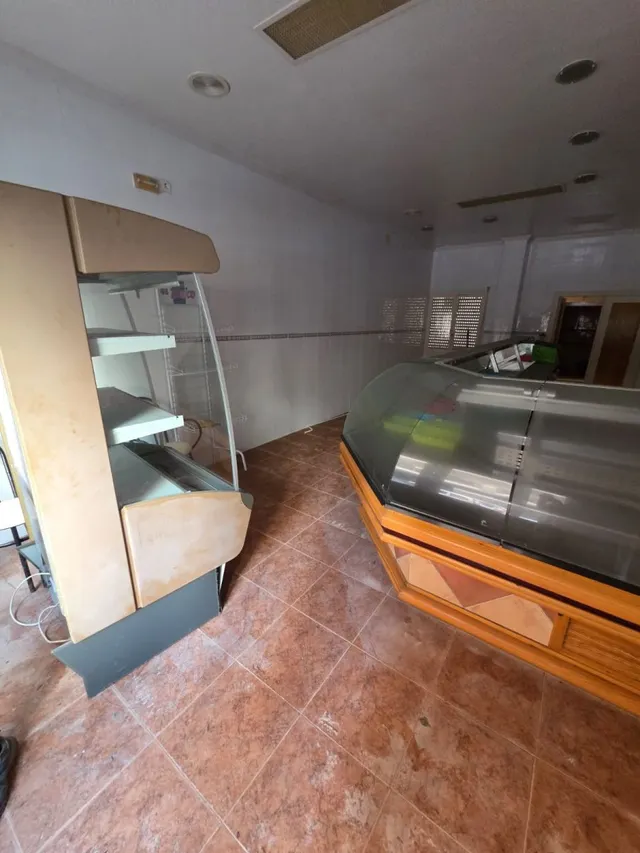 Local comercial 64m² en venta - Playa del cura — 11