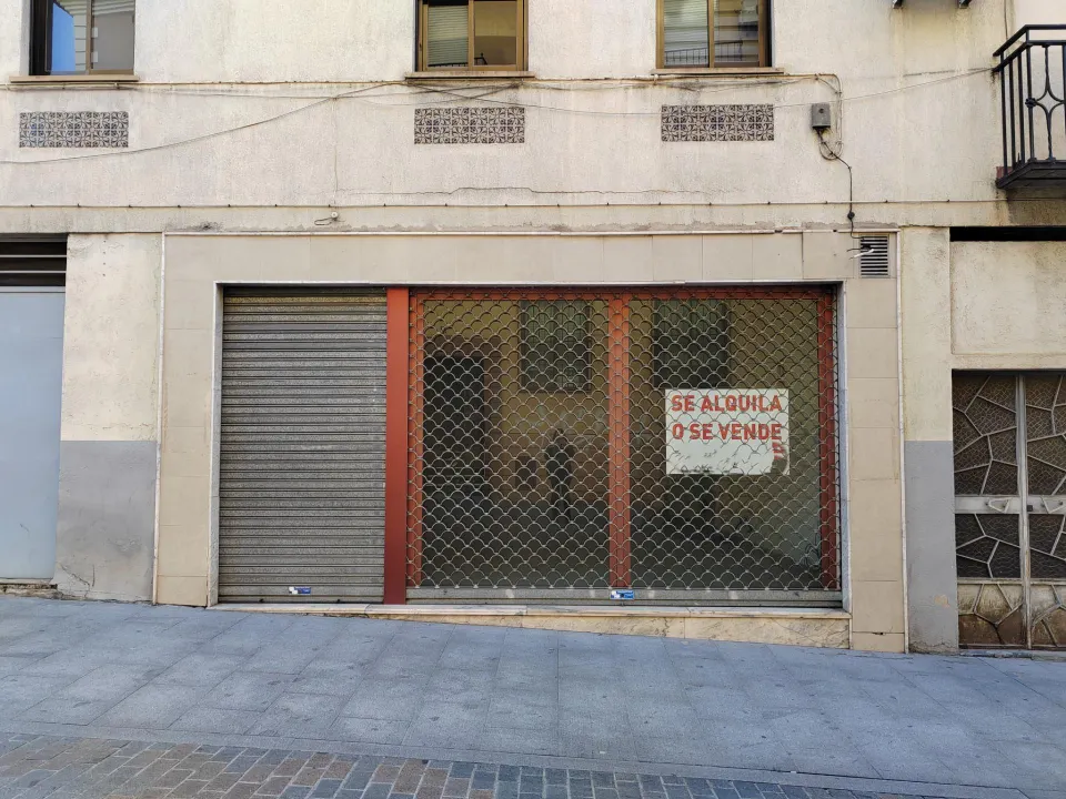 SE VENDE O SE ALQUILA LOCAL EN CARRERA DE JESÚS