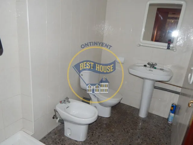¡¡OPORTUNIDAD!! LOCAL COMERCIAL EN ZONA TRANSITADA — 17