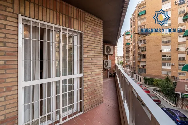 MAGNIFICA VIVIENDA EN LAS FLORES - CAMINO DE RONDA — 21