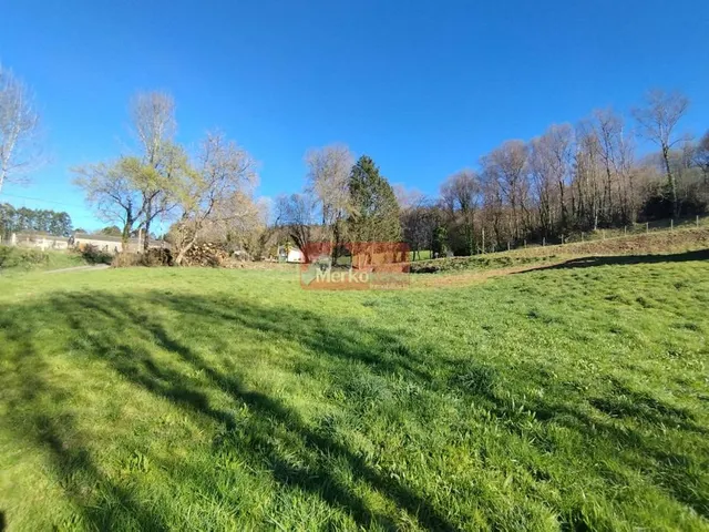 SE VENDE FINCA CON CASA DE PIEDRA PARA REHABILITAR EN CASTRO - foto 2