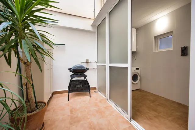 Amplia y bonita vivienda con garaje en calle italia (junto a plaza séneca) — 24