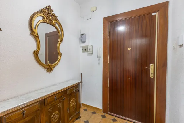 Piso amplio de tres dormitorios en ribera del genil-camino de ronda — 2