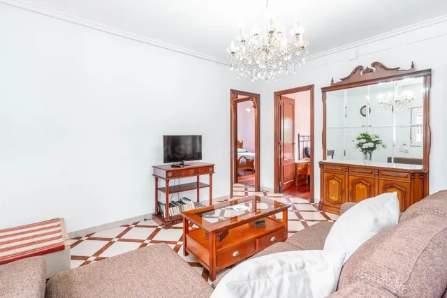 PISO PARA ENTRAR A VIVIR DE 3 H CON AMPLIO SALÓN, BALCÓN Y A - foto 3