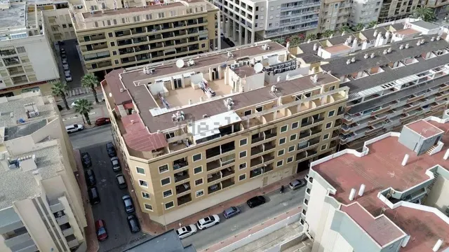 Piso renovado a pocos metros de la playa en la mejor área de Guardamar del Segura. — 29
