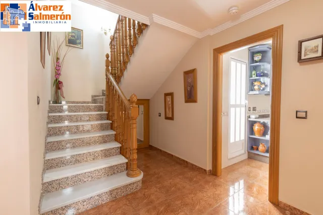 Casa independiente a 5 minutos de Granada en buen estado para entrar a vivir — 34