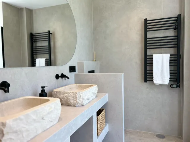 Espectacular vivienda reformada con jardín privado en Palm Beach, Marbella — 48
