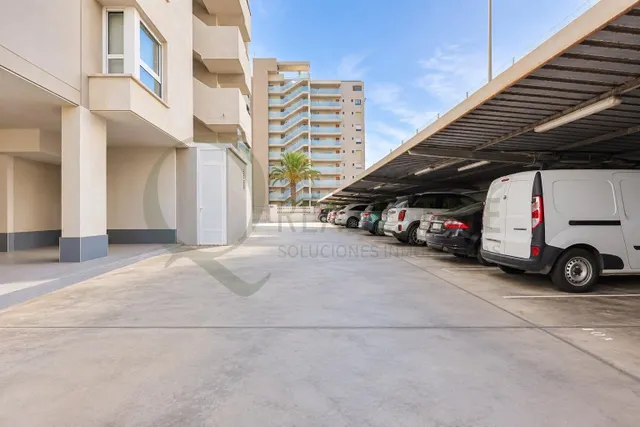 Vistas abiertas al mar y gran terraza en Cabo de las Huertas · 3 dormitorios y 2 baños — 38