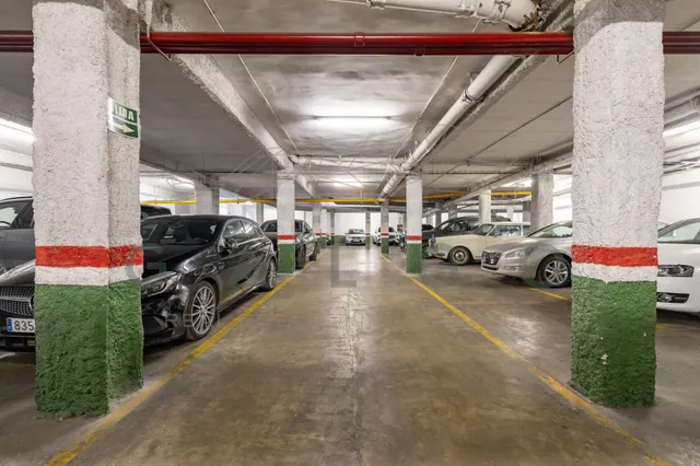 Piso a la venta junto a la plaza del ayuntamiento — 50