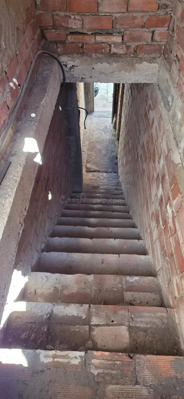 ALMACEN SOBRE PARCELA URBANA, SE PUEDE CONSTRUIR UNA CASA DE - foto 5