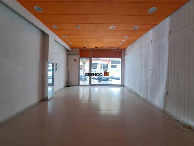LOCAL COMERCIAL EN ALQUILER CÉNTRICO — 7