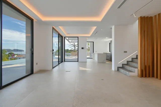 Villa 4 habitaciones 621m² en venta - playa fustera — 38
