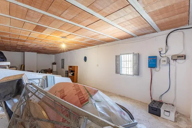 Casa rural en término de Montefrío. — 13