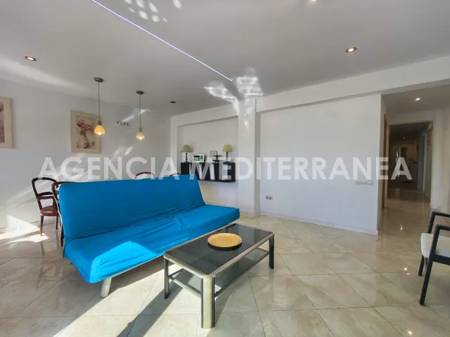 ¡Descubre esta encantadora vivienda, situada a pocos metros del Puerto de Valencia! — 8