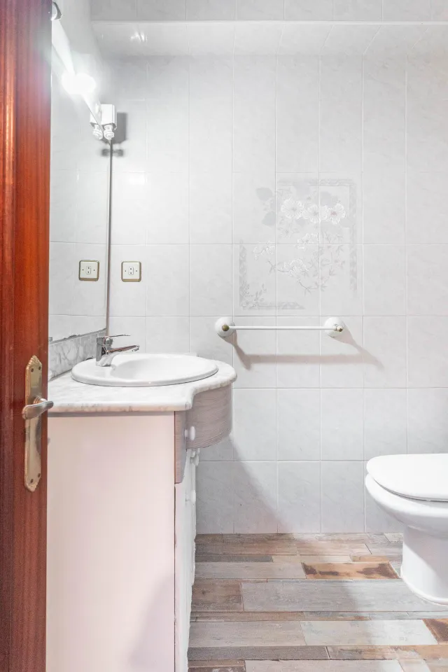 Piso de dos dormitorios con terraza y trastero en el coto, Gijón — 14
