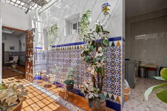 Amplia vivienda en planta baja con gran potencial, ideal par - foto 3