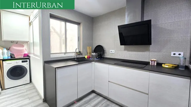 Amplio piso reformado de 4 habitaciones y muchísima luz en L - foto 3
