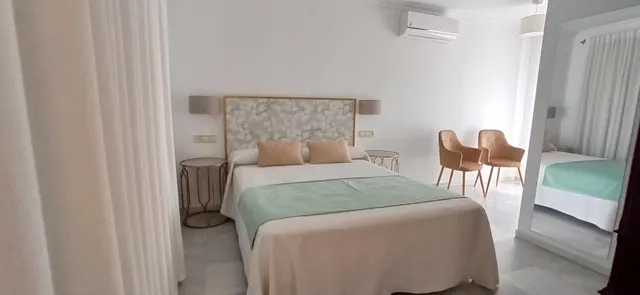 PRECIOSO HOTEL, TOTALMENTE REFORMADO EN ARCOS DE LA FRONTERA — 17