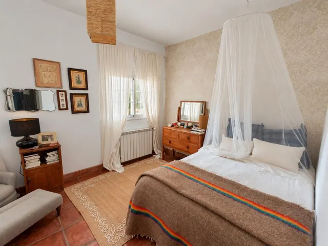 Casa independiente con piscina, porche y jardín en Castilblanco de los Arroyos — 8
