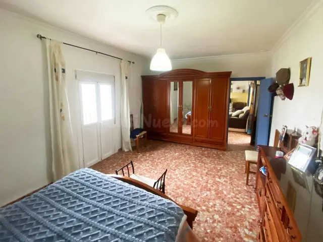 Vivienda luminosa con patio y amplias azoteas con vistas al  - foto 3