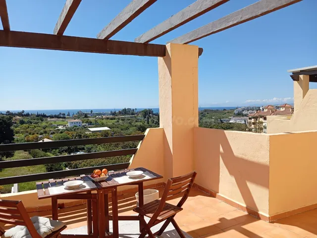 Exclusivo Ático Dúplex de 180 m2 en Selwo | 3 Dormitorios y  - foto 4