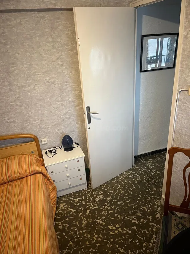 Moderno piso en Alicante a un excelente precio - foto 5