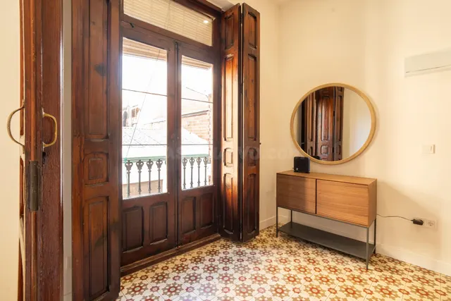 Elegancia junto al mar: fantástico piso reformado en el Caba - foto 4