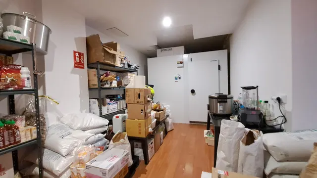¡Oportunidad! Gran Local de Restauración en Venta — 16