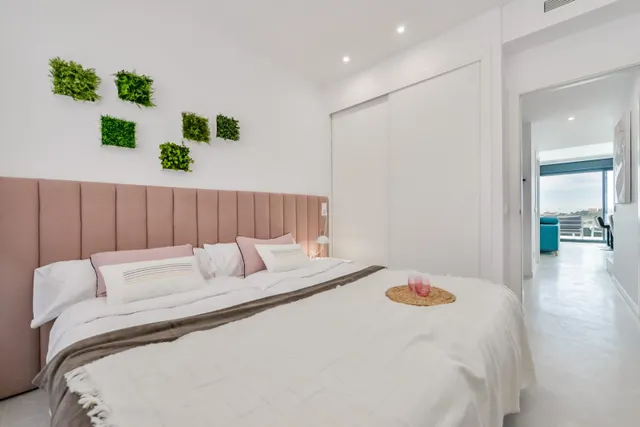 FABULOSO ÁTICO EN RESIDENCIAL DE LUJO CON VISTAS AL MAR EN FINESTRAT. — 30