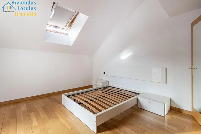 Ático dúplex en Peligros. — 17