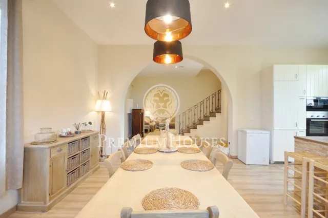 Casa señorial reformada en Llinars del Vallés — 8