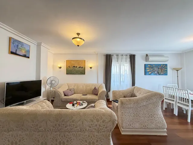 VILLA EN CAMPOAMOR "LOMAS DE DON JUAN" DE 4 DORM. 2 BAÑOS. CON SUPERFICIE DE 133 M2 Y PARCELA DE 74 M2. CON PISCINA. — 25