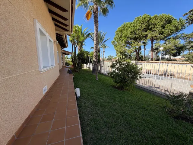 Chalet de lujo en Cabo Roig con 5 hab 5 baños picina propia chalet estilo americano — 14
