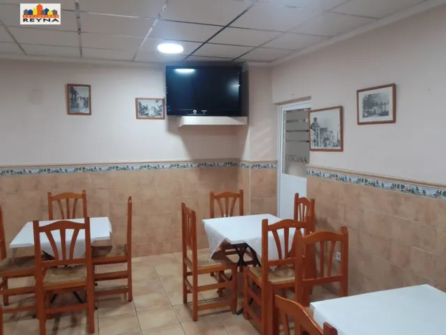 SE VENDE LOCAL EQUIPADO Y MONTADO COMO BAR EN FUNCIONAMIENTO — 6