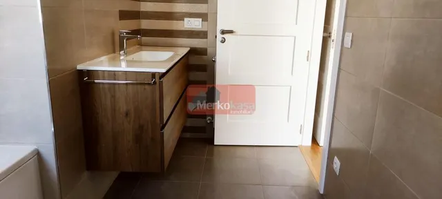 SE VENDEN CHALETS INDEPENDIENTES DE OBRA NUEVA  Y CON FINCA CERRADA DE 650M2 CERCANO A LUGO — 29