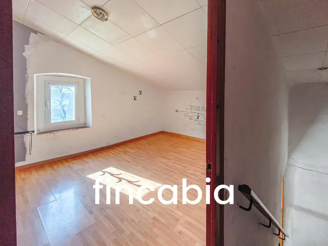 Masía para reformar en Riudarenes: Can Veleta, 623 m2 de parcela y piedra con bóvedas catalanas. — 47