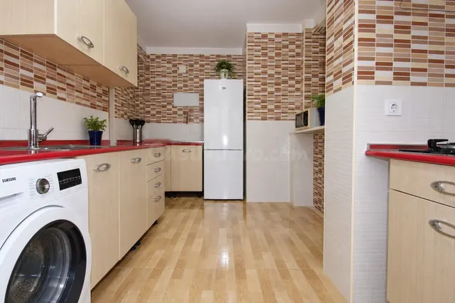 Piso de tres dormitorios en los naranjos — 4