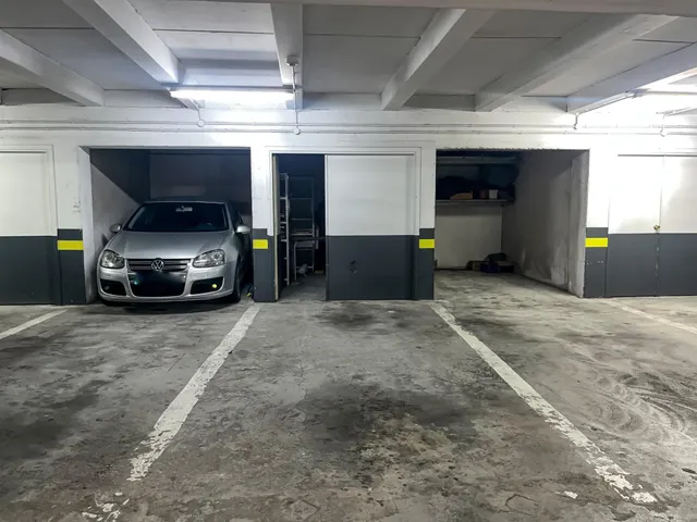 Piso con garaje y trastero en torre en Elviña — 24