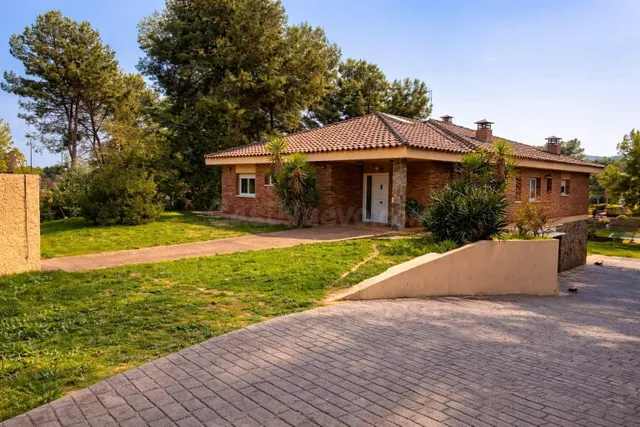 Espectacular casa a 4 vientos en Castellarnau con gran garaj - foto 4
