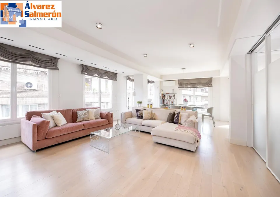 Exclusiva vivienda con vistas al Palacio de los Patos, junto Recogidas, 4 dormitorios 3 baños