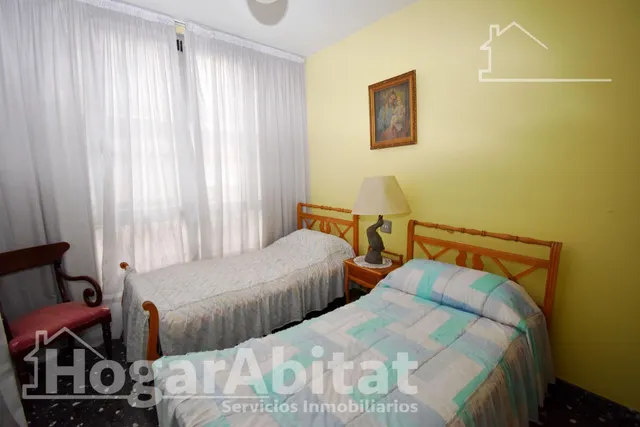 CASA SEMIREFORMADA CON GARAJE Y DOS TERRAZAS, EN EL CENTRO — 32