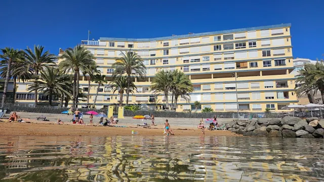 Despierta con el sonido de las olas: Estudio reformado a pie - foto 3