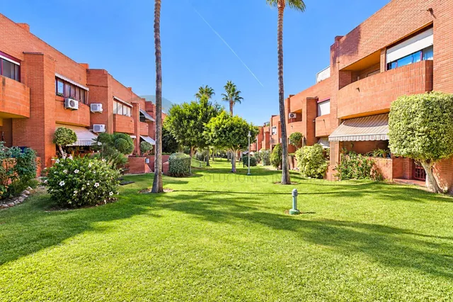 Chalet adosado con terrazas en Cabo de las Huertas, a pocos pasos del mar — 38