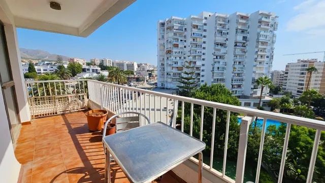 APARTAMENTO DE 2 DORMITORIOS A 100 MTS DE LA PLAYA EN BENALMÁDENA — 34