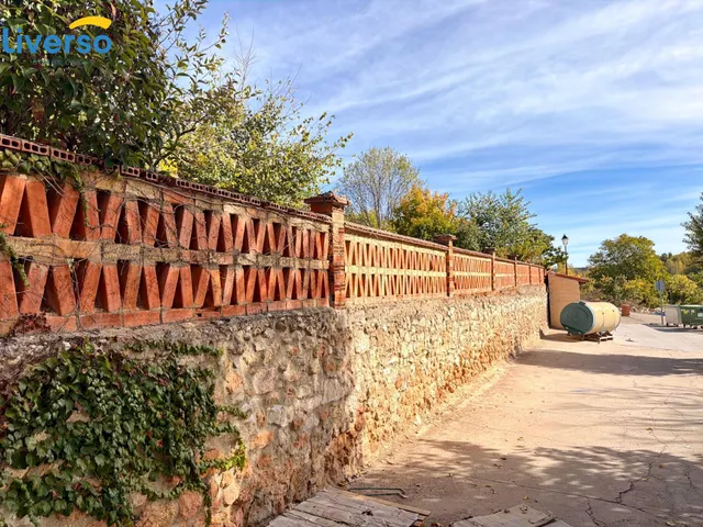 Casa de pueblo con parcela de 866 m2, jardín y buhardilla con encanto en la Ribera del Duero — 43