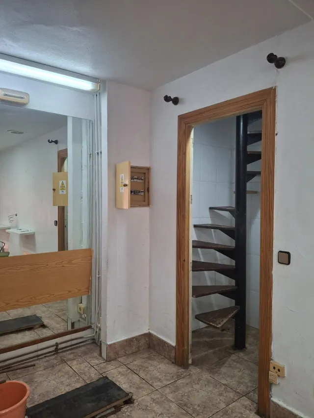 Alquilamos local comercial junto a Alfonso X — 9